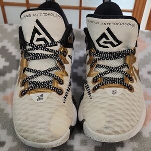 Nike Kids Sneakers - White and Gold